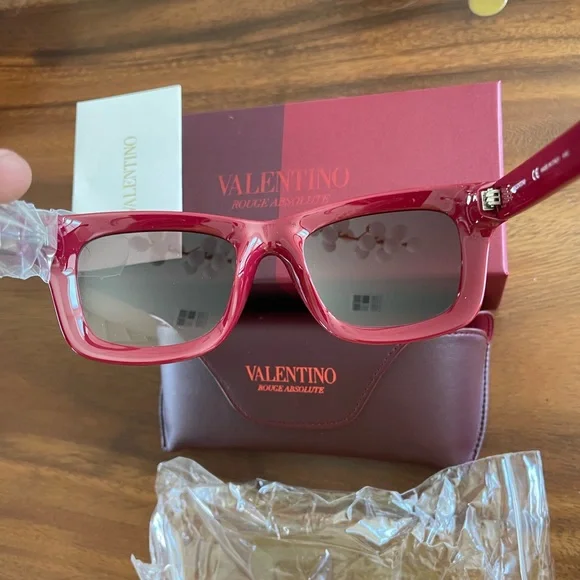 VALENTINO Rouge Absolute Rockstud Sunglasses NWT